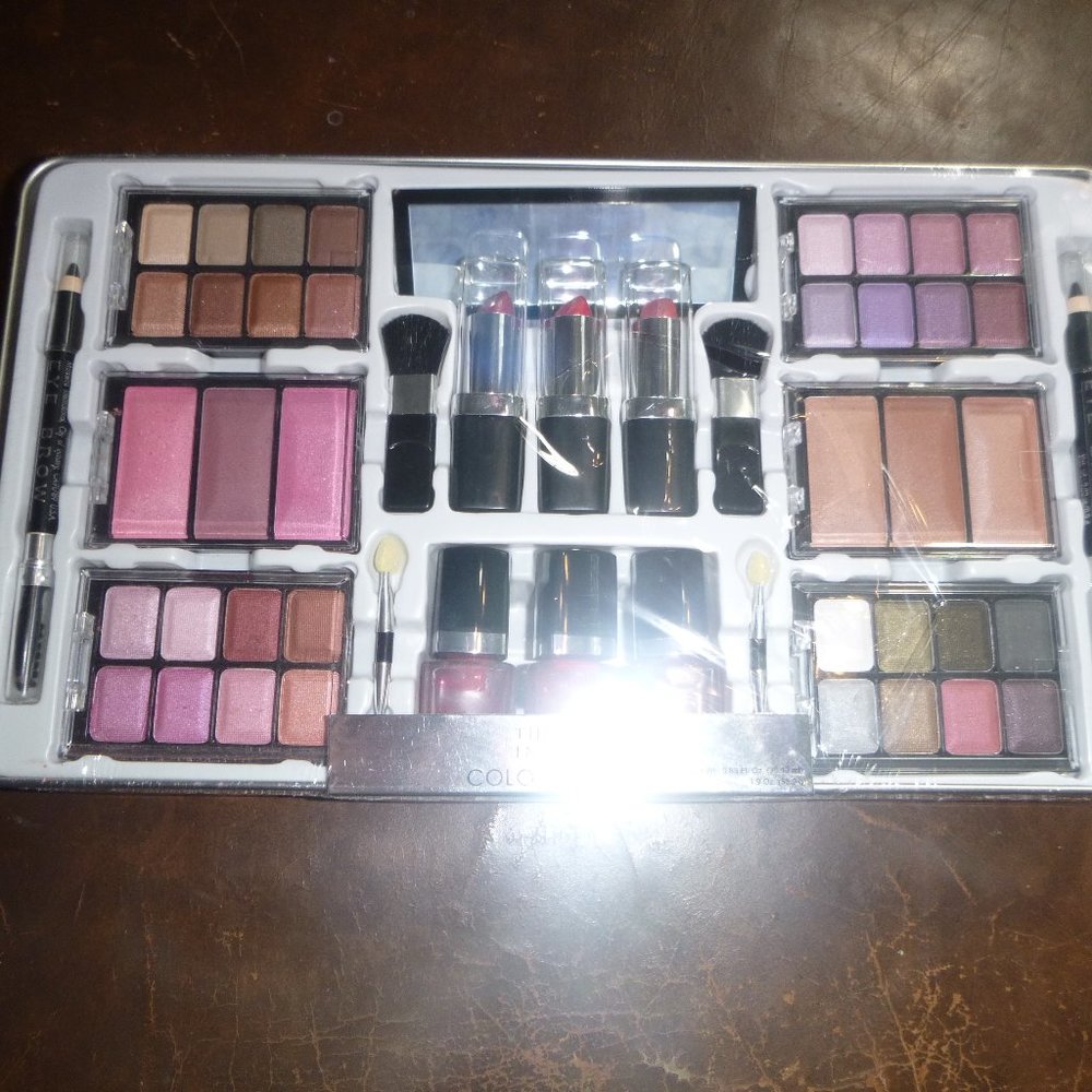 Color Institute Color Treasures Large Make Up Set